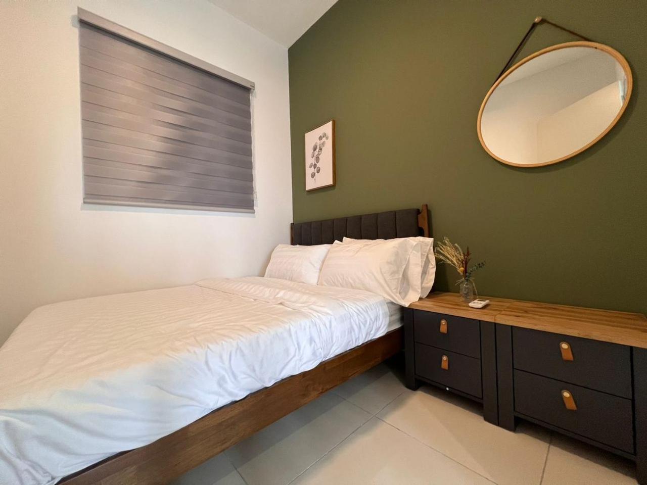 3r2b Chan Sow Lin Trion 2 - 8 Pax Apartment Kuala Lumpur