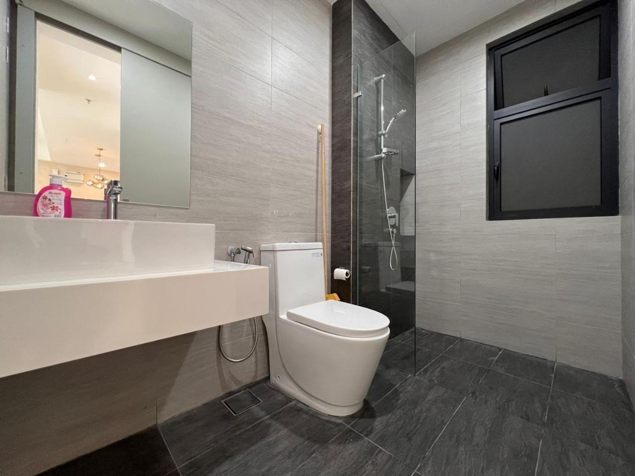 Apartment 3r2b Chan Sow Lin Trion 2 - 8 Pax Kuala Lumpur