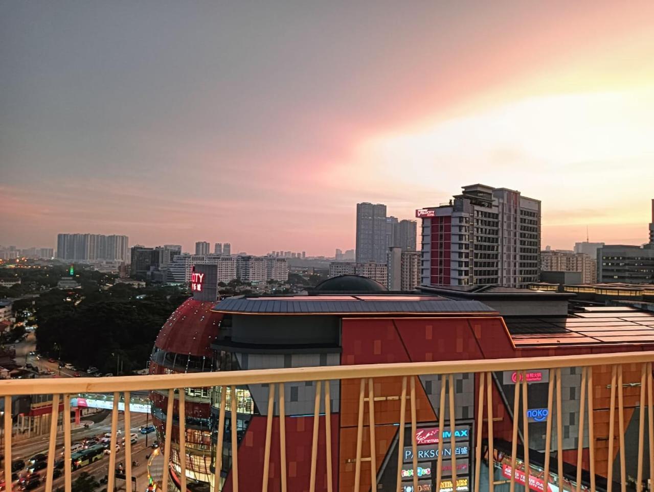 Serviced Apartment, Jalan Peel By Rverse