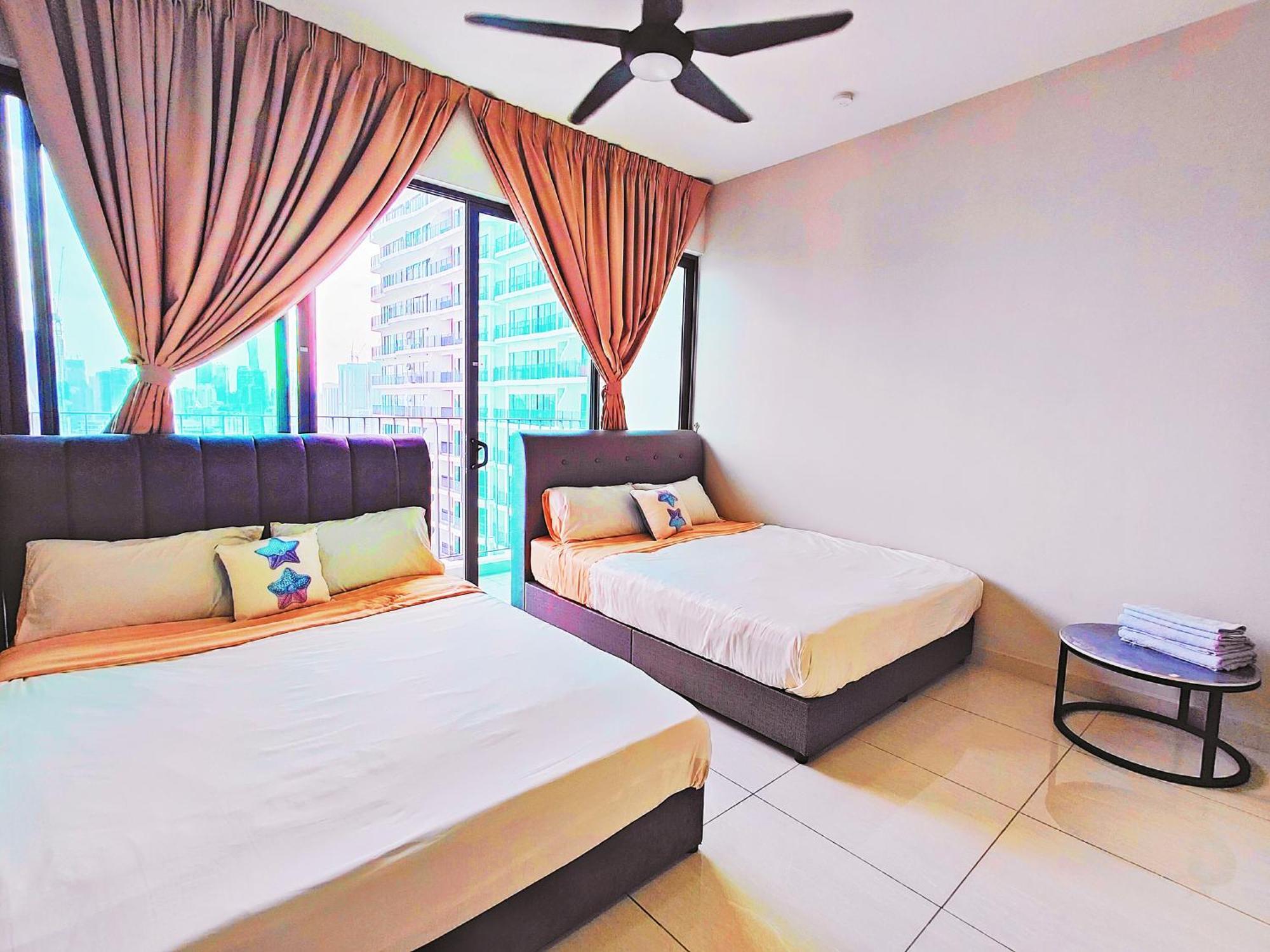Apartment Central Kl City With Balcony Infinity Pool & Lrt Mrt & Klcc Mall Access Kuala Lumpur