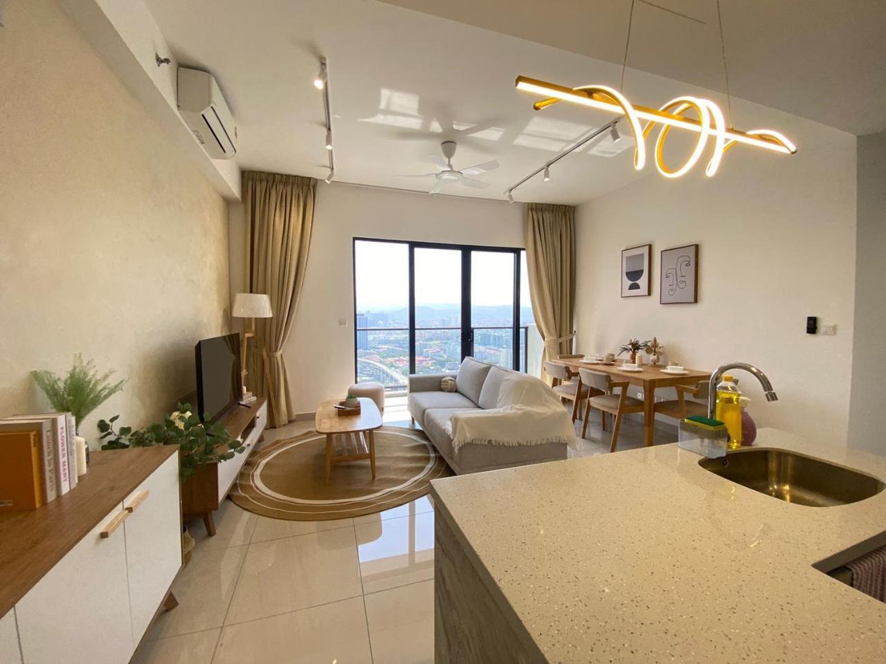 Apartment 3r2b Chan Sow Lin Trion 2 - 8 Pax