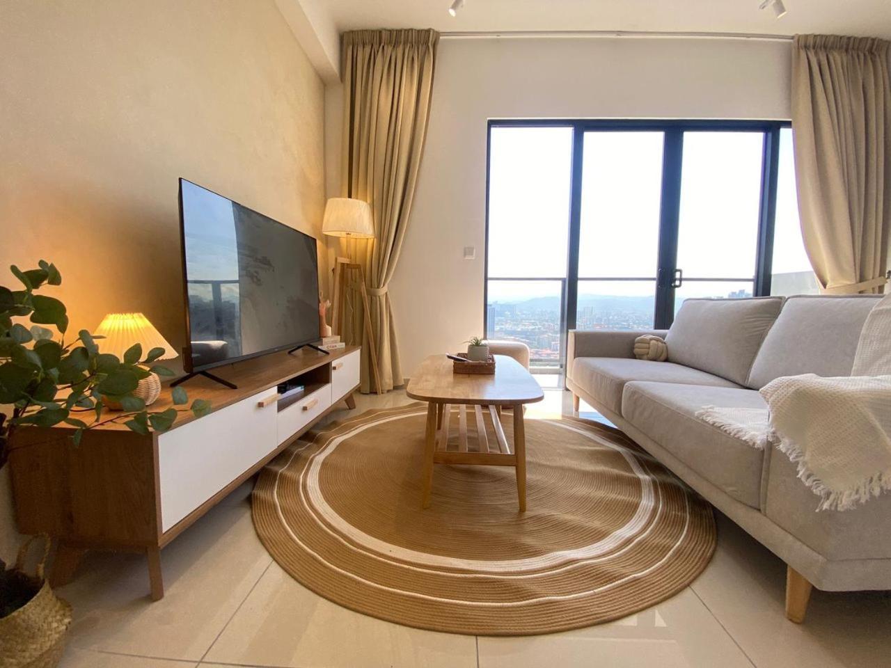 Apartment 3r2b Chan Sow Lin Trion 2 - 8 Pax