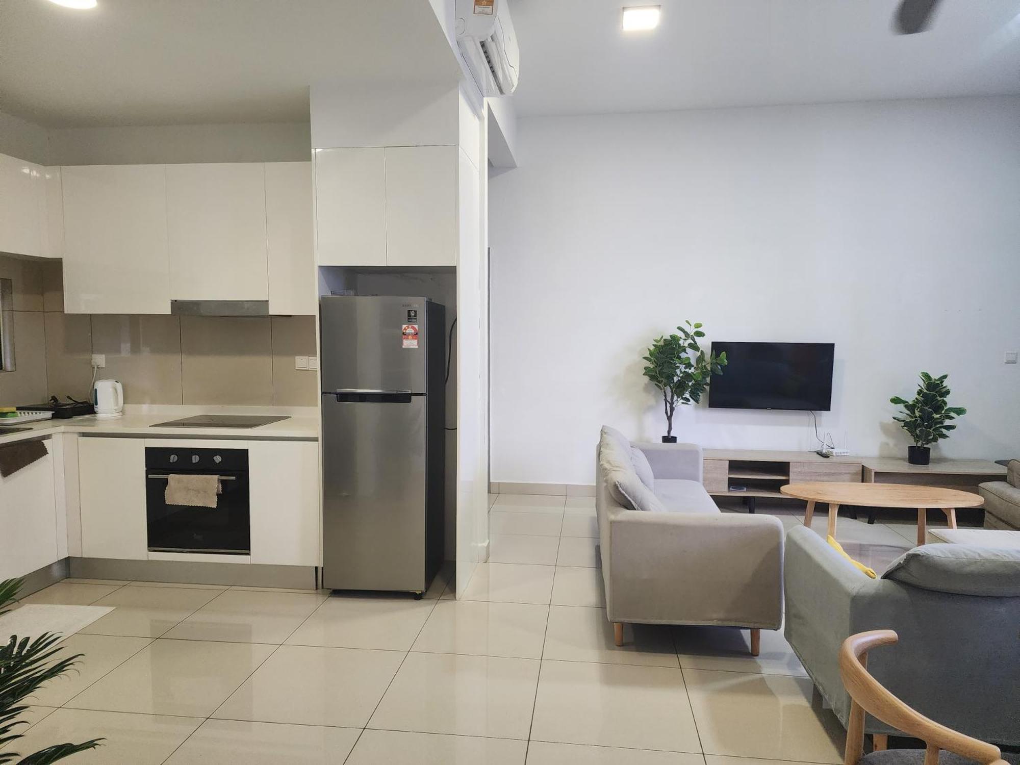 Apartment Astoria,4r3b,4kmtoklcc,1505sf,bigbalcony,newcondo,bathtub,nicefacilities