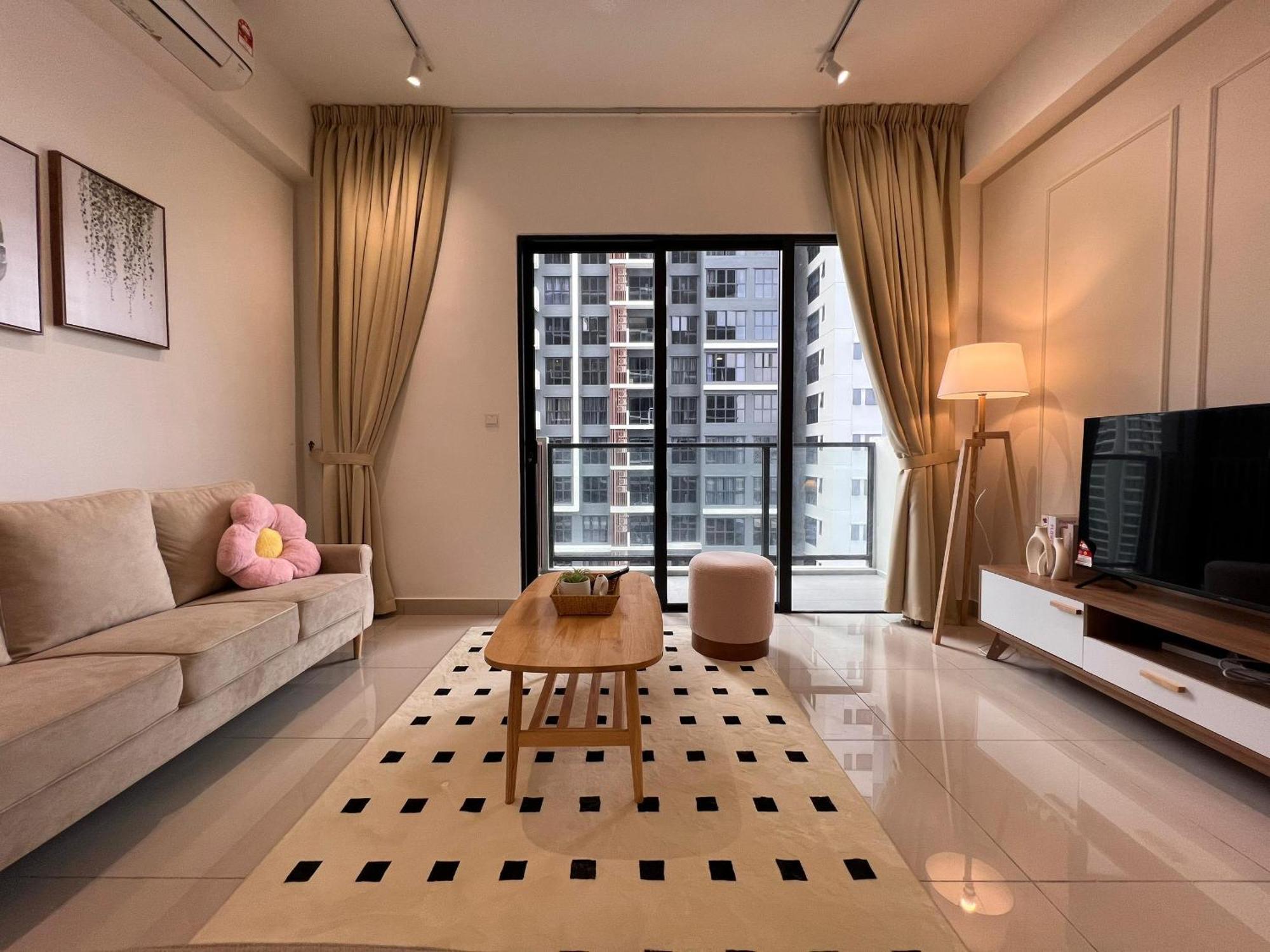 2r2b Chan Sow Lin Trion 2 - 6 Pax * Kuala Lumpur