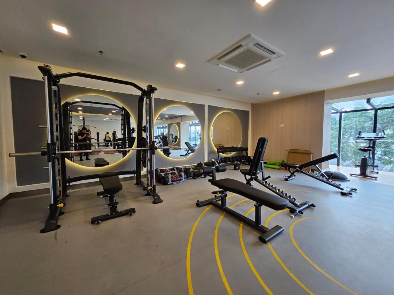 2r2b Chan Sow Lin Trion 2 - 6 Pax Apartment *