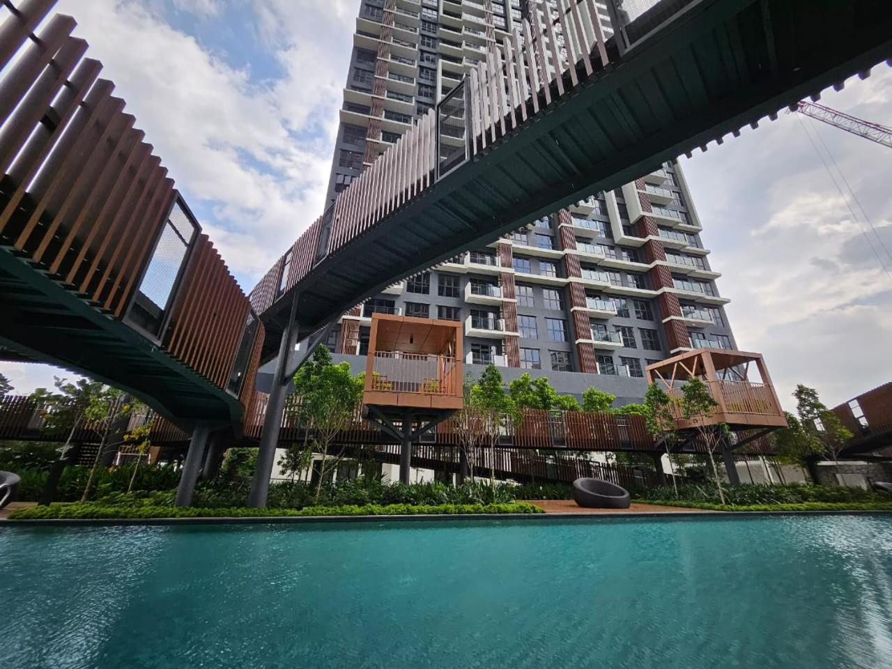 2r2b Chan Sow Lin Trion 2 - 6 Pax Apartment Kuala Lumpur