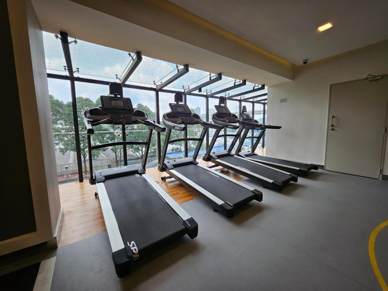 2r2b Chan Sow Lin Trion 2 - 6 Pax *
