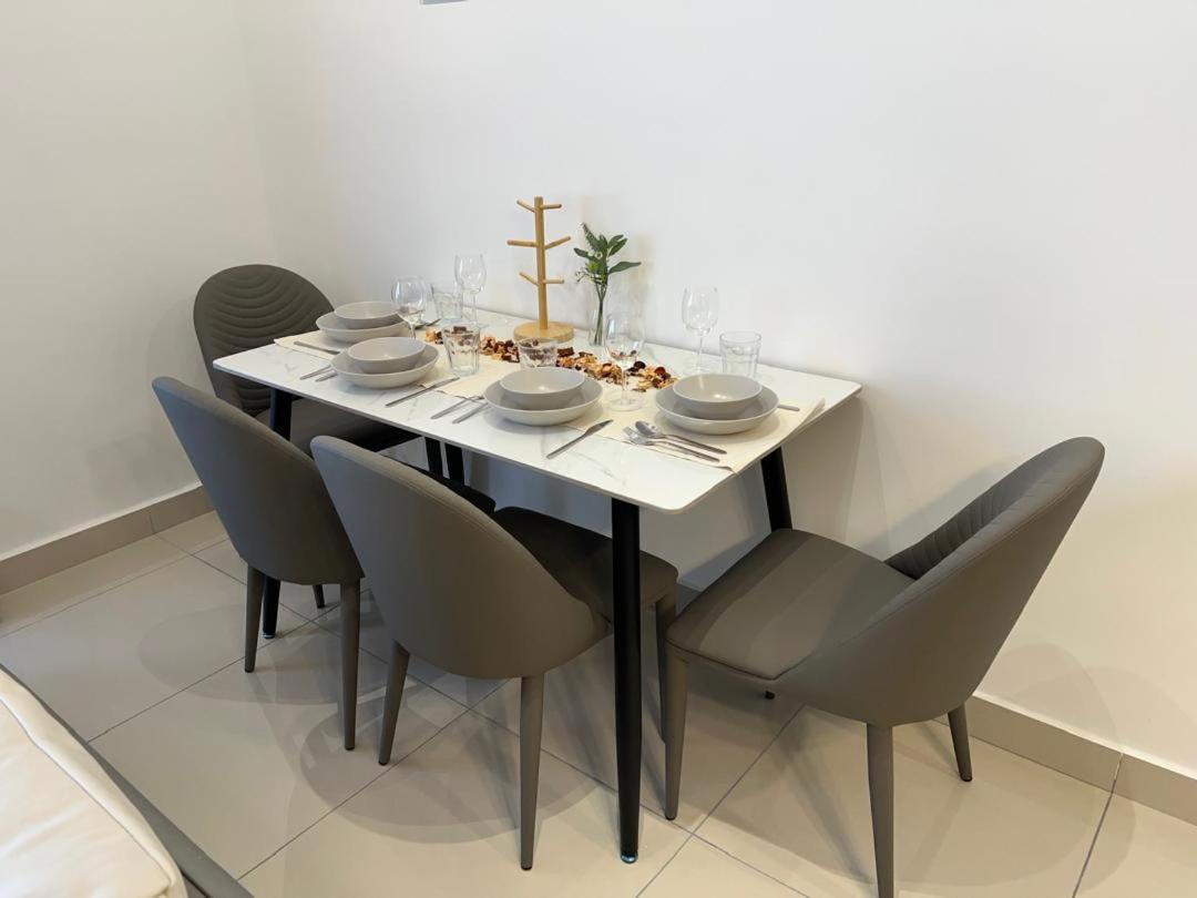 Apartment 2r2b Chan Sow Lin Trion 2 - 6 Pax Kuala Lumpur