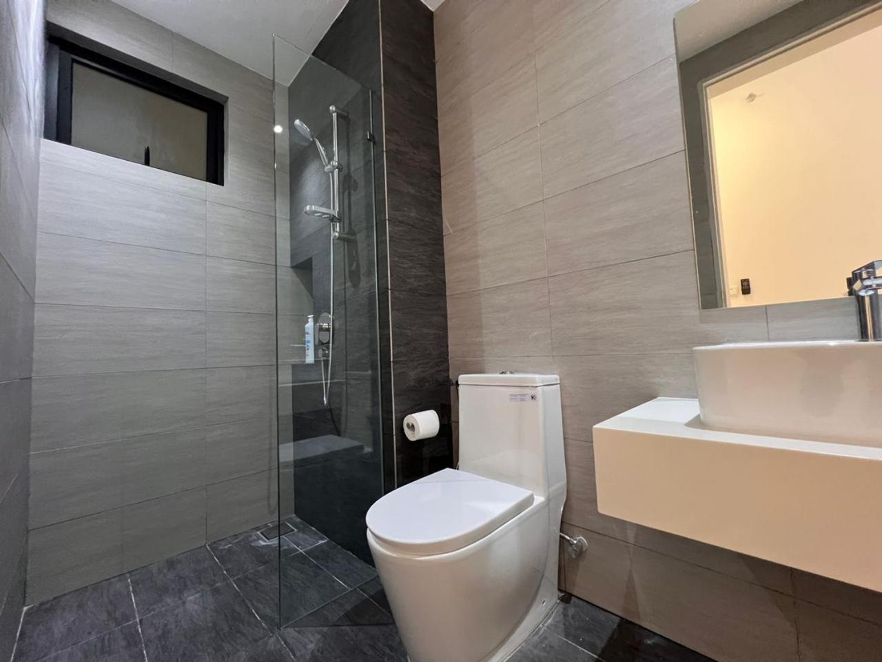 2r2b Chan Sow Lin Trion 2 - 6 Pax Apartment *