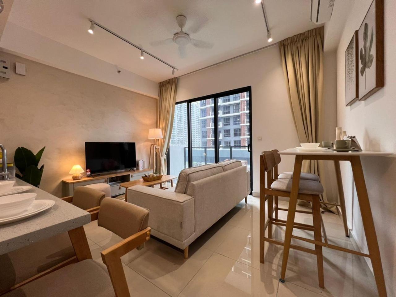 2r2b Chan Sow Lin Trion 2 - 6 Pax * Kuala Lumpur