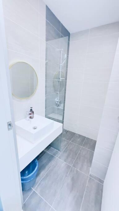 Luxury 2br 2br Klcc View Service Trion Kl * Kuala Lumpur