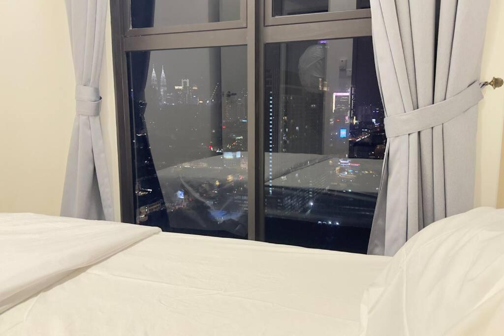 Luxury 2br 2br Klcc View Service Trion Kl Apartment
