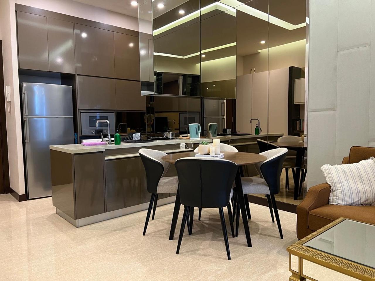 Dorsett By Apex Management Apartment