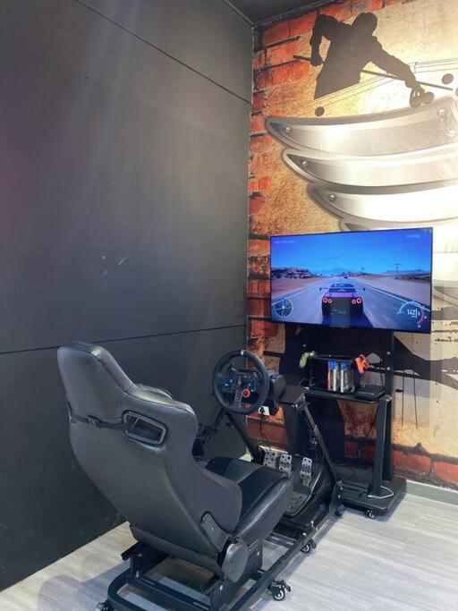Kltownracingvrkaraoke14pax Apartment
