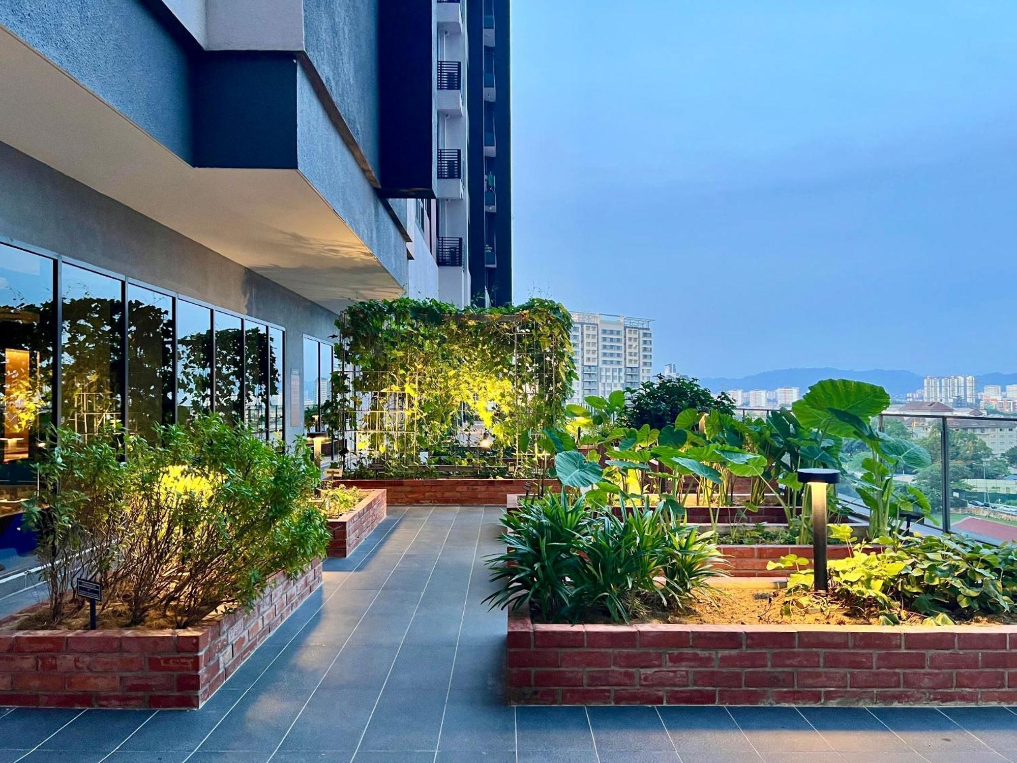 Apartment Sunway Velocity 2 -- Dual Key X Child Friendly With Comfy By Cowidea *