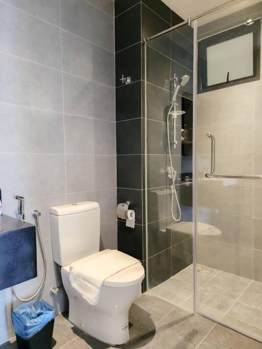 Apartment Sunway Velocity 2 -- Dual Key X Child Friendly With Comfy By Cowidea