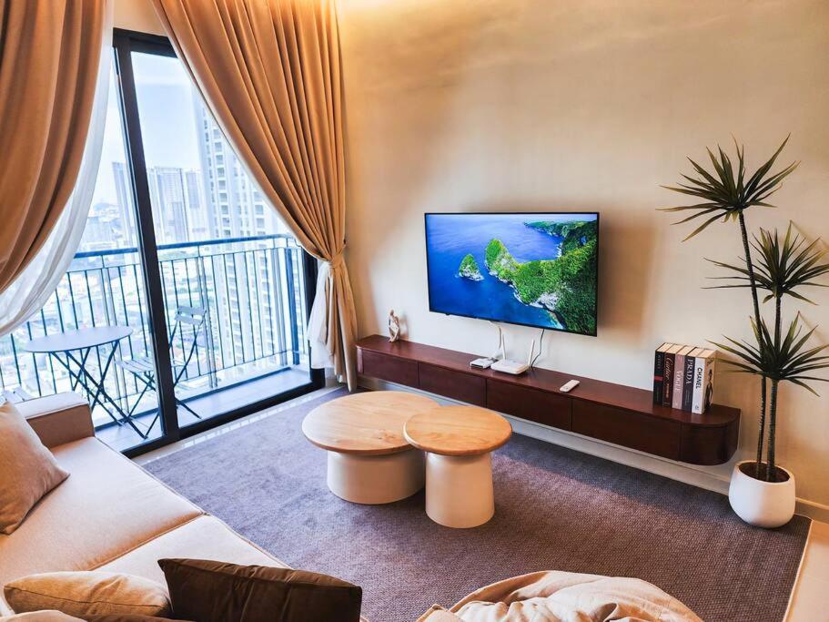 Apartment Sunway Velocity 2 -- Dual Key X Child Friendly With Comfy By Cowidea