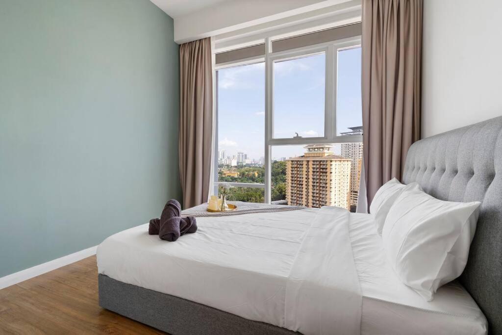 Kl East Mall-theridge-ps4-pool Table-netflix Apartment Kuala Lumpur