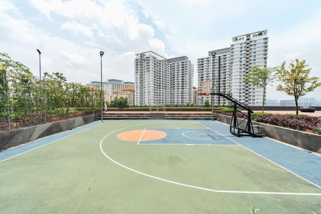 Apartment Kl East Mall-theridge-ps4-pool Table-netflix Kuala Lumpur