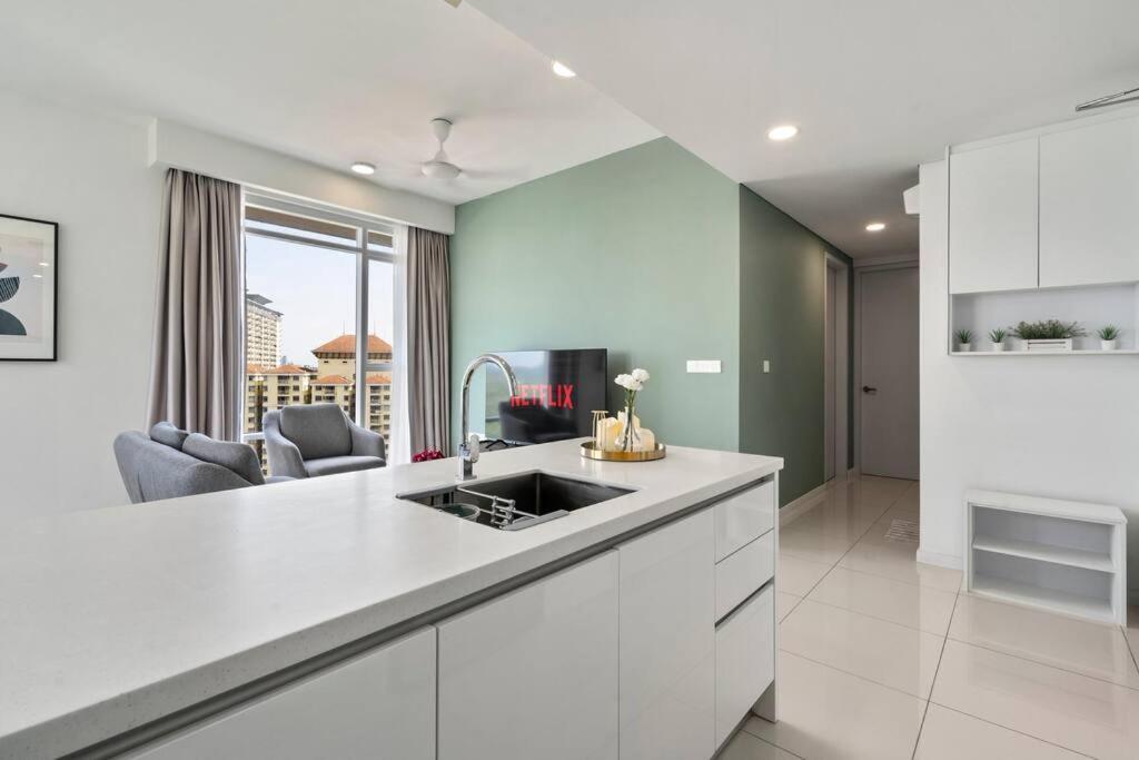 Kl East Mall-theridge-ps4-pool Table-netflix Apartment Kuala Lumpur