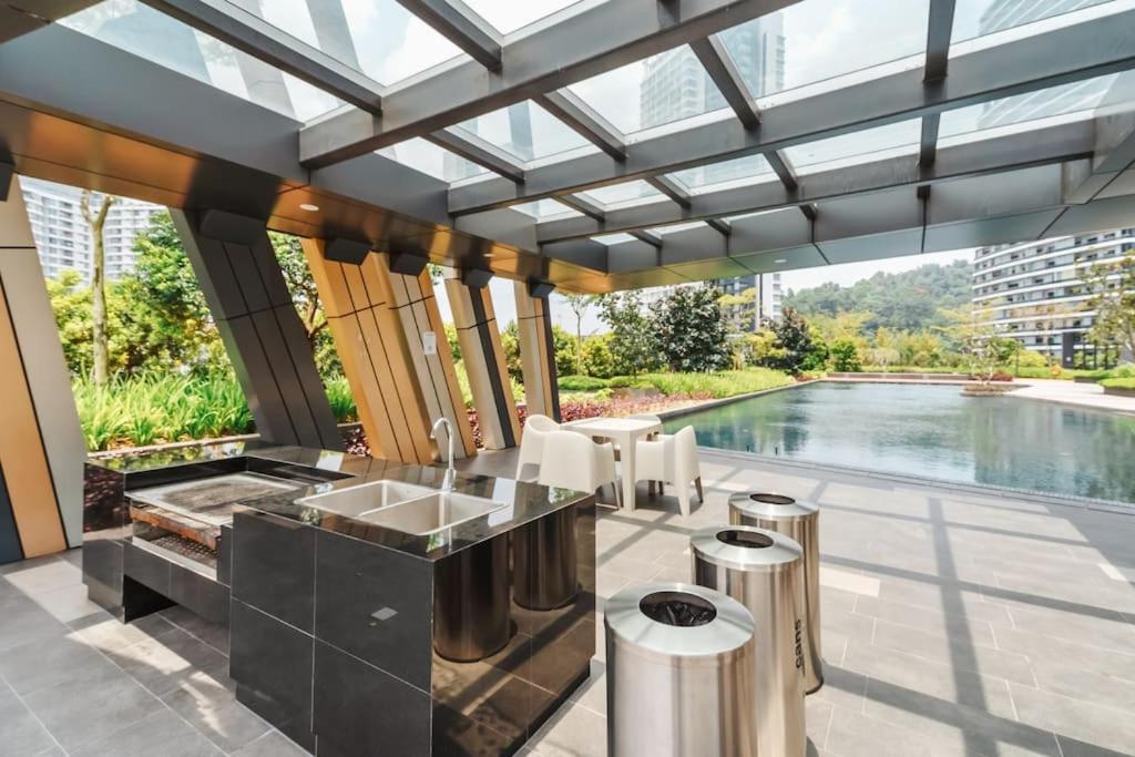 Apartment Kl East Mall-theridge-ps4-pool Table-netflix