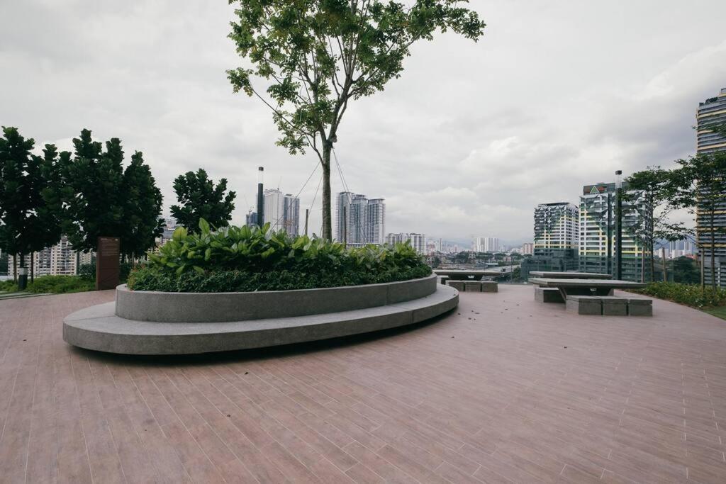 Pure White 8pax M Vertica Mrt Infinity Pool Apartment Kuala Lumpur