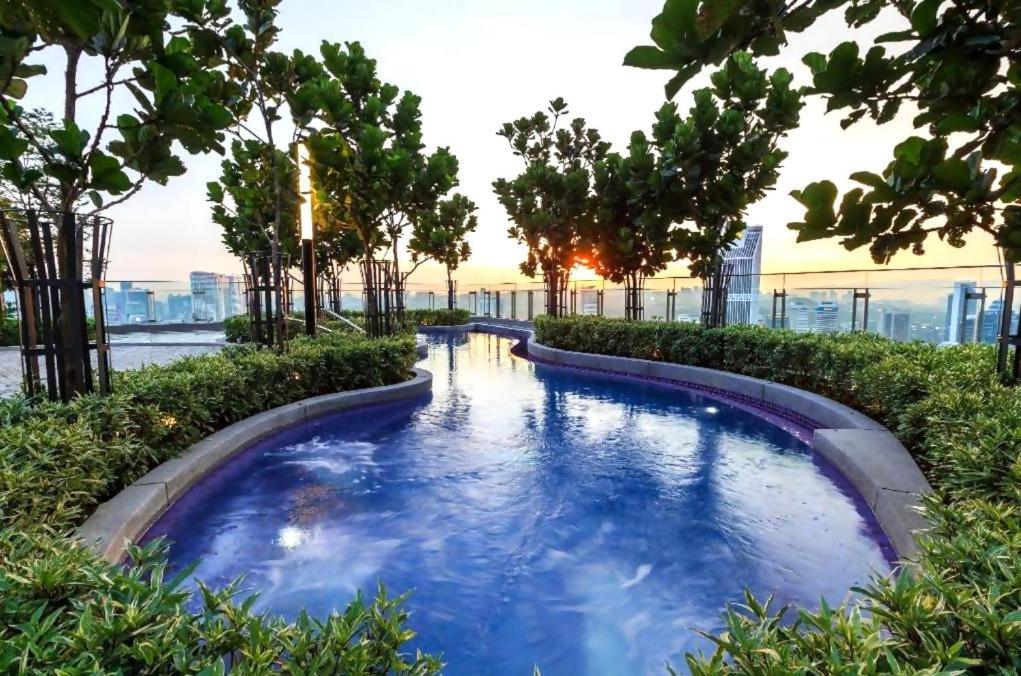 Apartment Pool World At Robertson