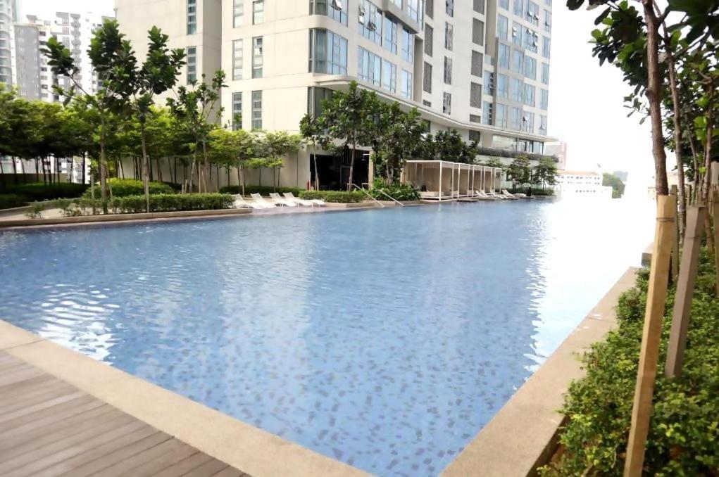 Pool World At Robertson Apartment *