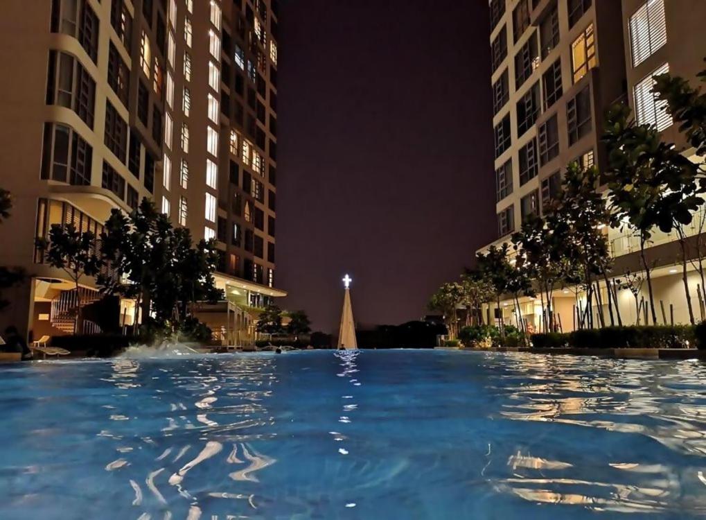 Pool World At Robertson Apartment Kuala Lumpur