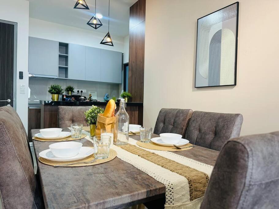 Apartment Mvd41#family 8pax 3 M Vertica Velocity Mall Cheras Ikea Mytown Short Walk To Mrt & Lrt Maluri *