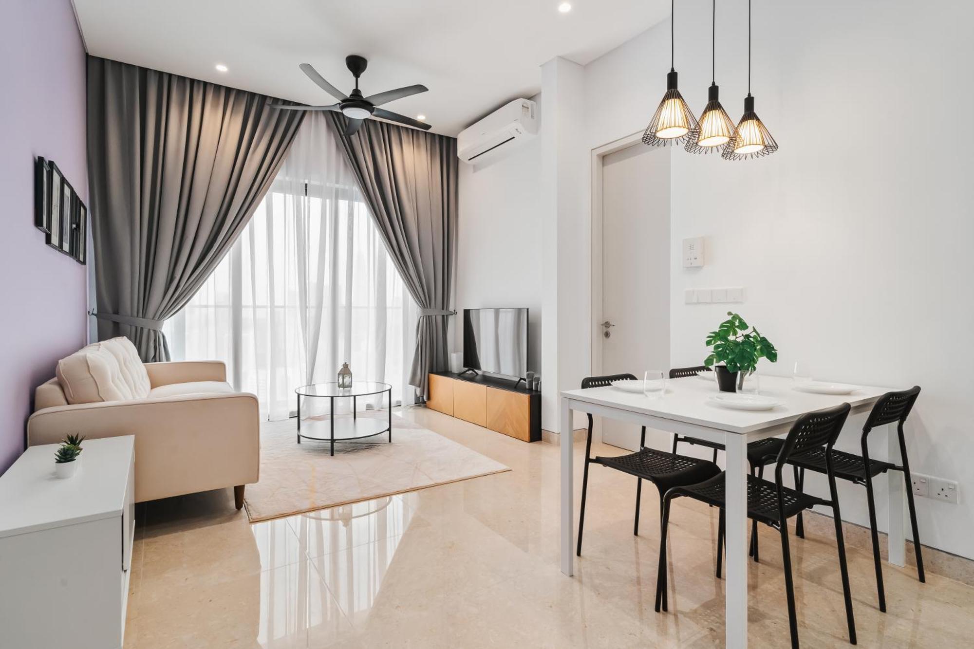 Twin Tower View 2br With Balcony Next To Lalaport Bbcc Shopping Mall 3-mins To Lrt Station * Kuala Lumpur