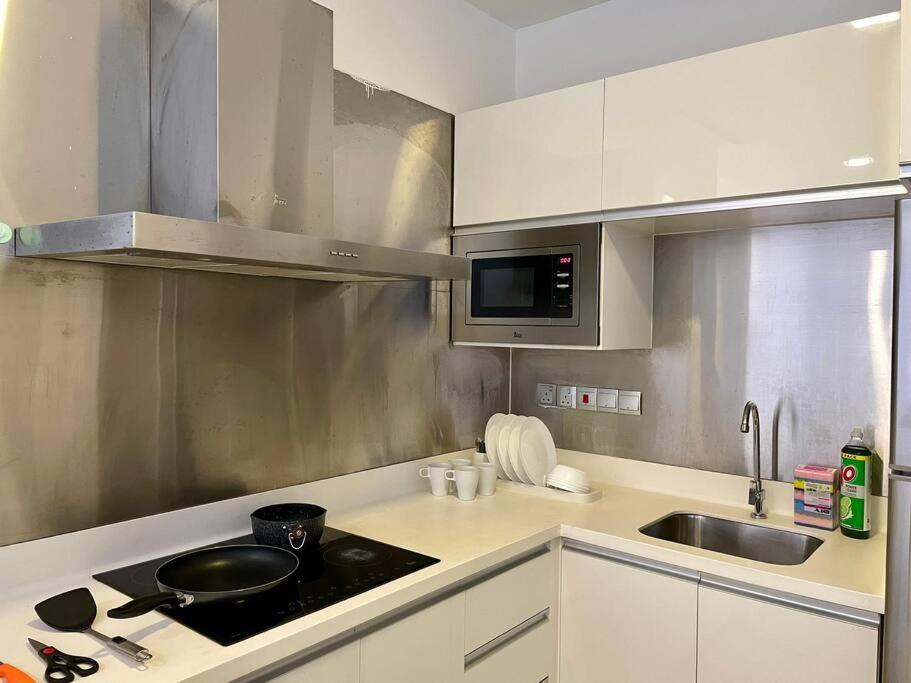 M Duplex Stunning High Floor View!
