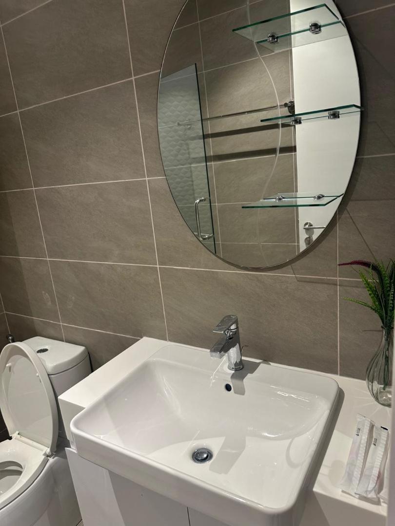 Luxury At Quill Residences Apartment *