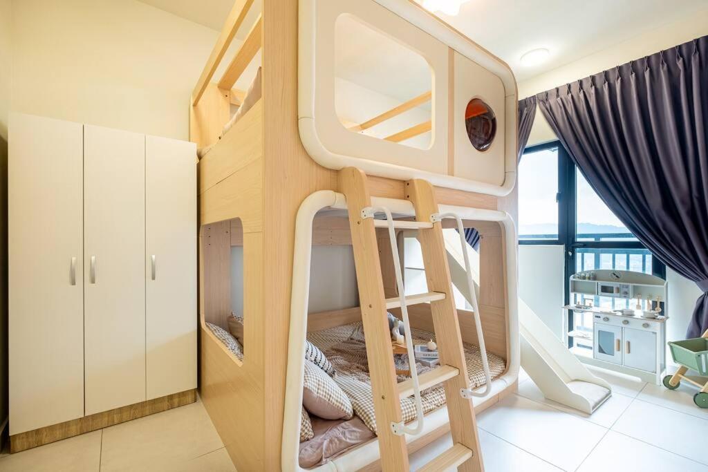 Fun Slides Majestic Maxim Cheras Staycation Mrt Apartment