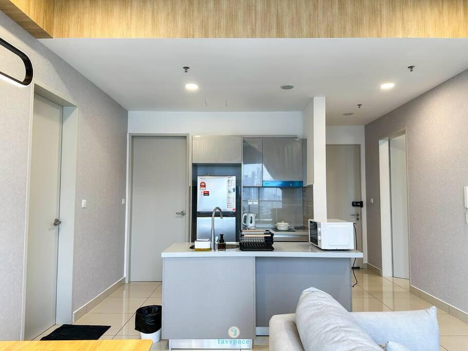 Apartment 2b2b 4 Pax - Chan Sow Lin - 10 Min To Trx Kuala Lumpur