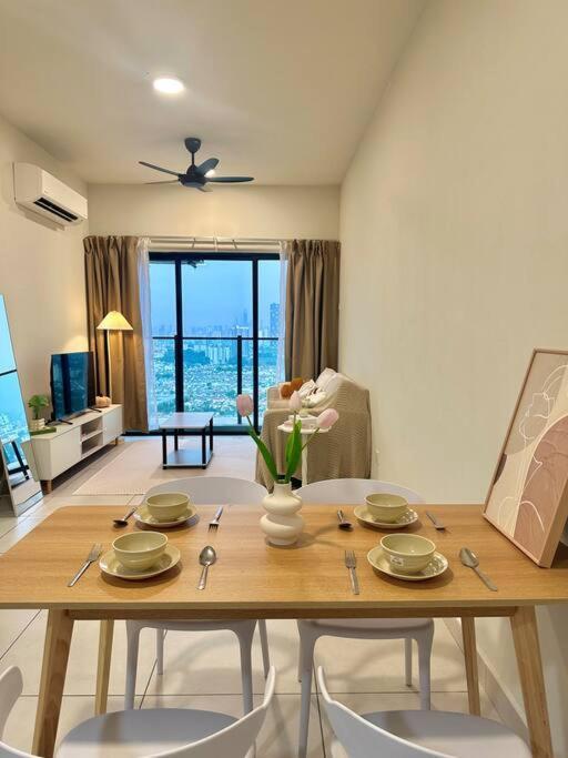 Apartment Creamy Kl View - Majestic Maxim Near Ucsi, Kl, Mrt #康乐夜市 *