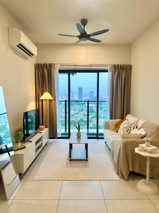 Creamy Kl View - Majestic Maxim Near Ucsi, Kl, Mrt #康乐夜市 *
