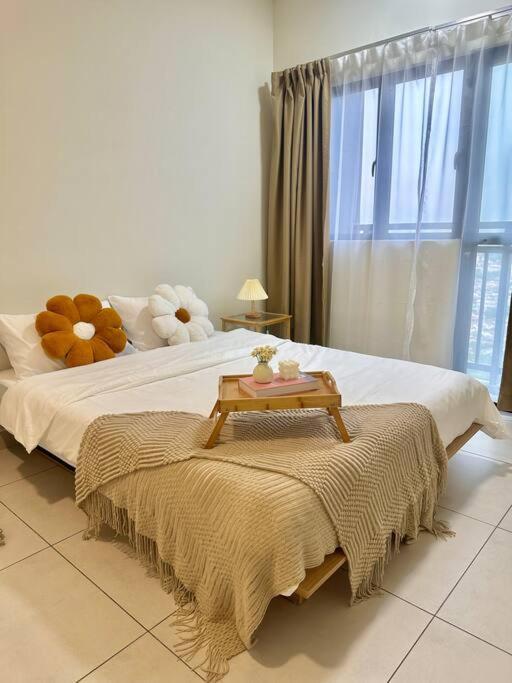 Creamy Kl View - Majestic Maxim Near Ucsi, Kl, Mrt #康乐夜市 * Kuala Lumpur