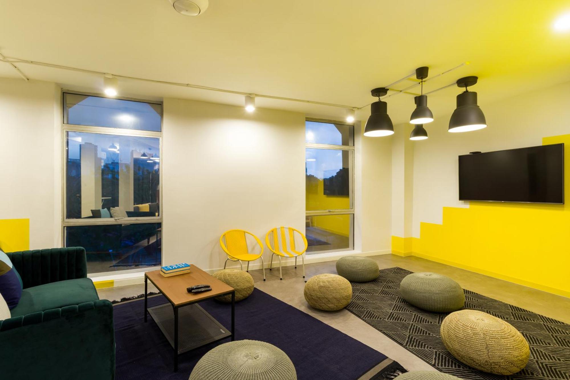 Hostel Upstairs Downstairs Coliving Kampung Pandan