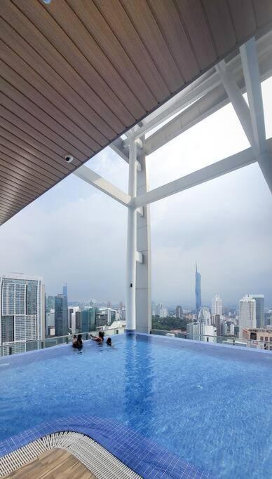 Col 93b Balcony Klcc View & Infinity Pool Apartment