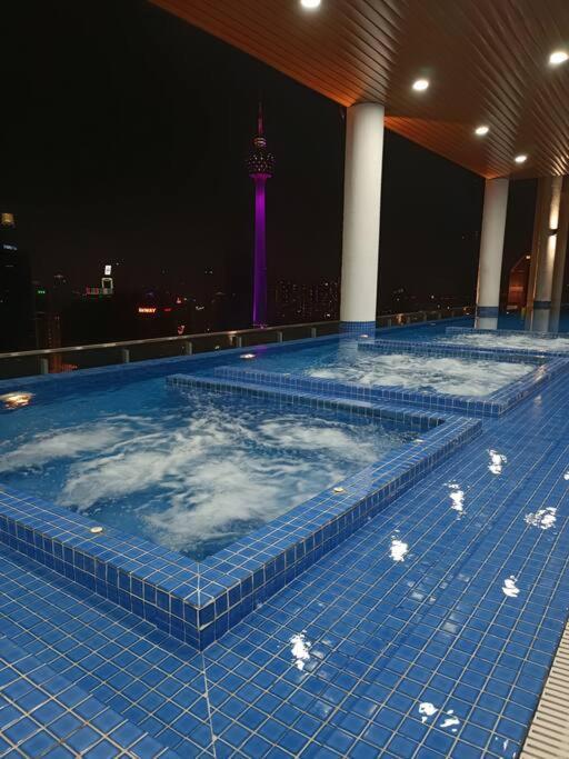 Apartment Col 93b Balcony Klcc View & Infinity Pool Kuala Lumpur