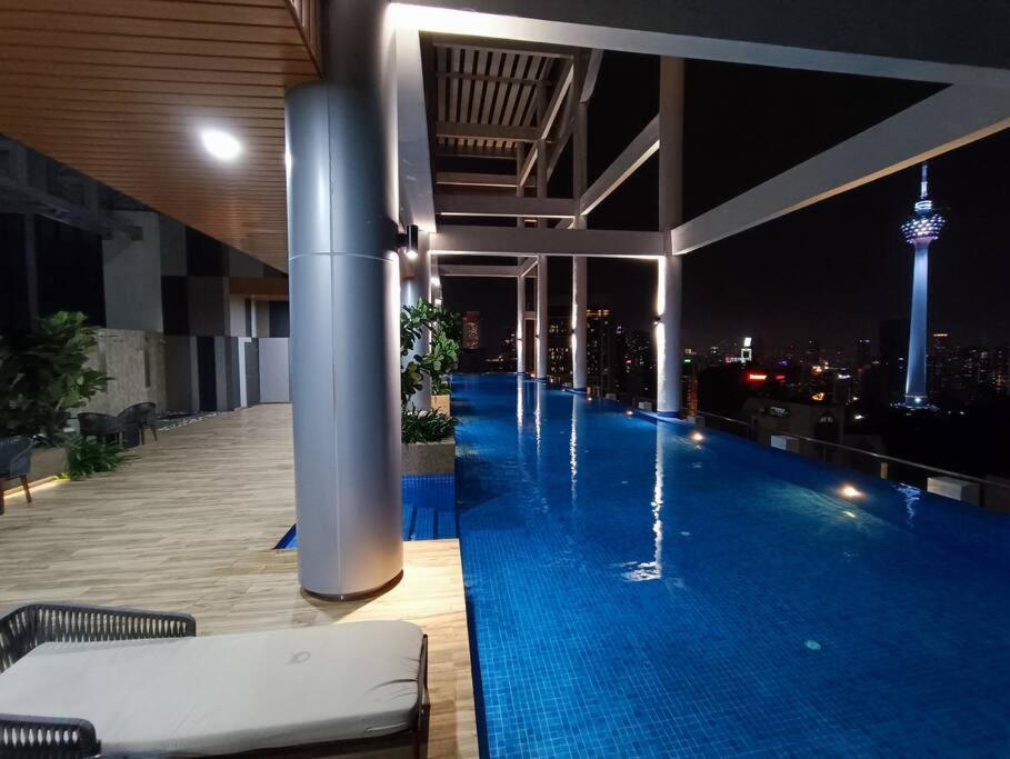 Col 93b Balcony Klcc View & Infinity Pool *
