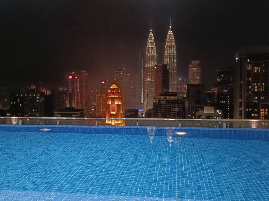 Col 93b Balcony Klcc View & Infinity Pool
