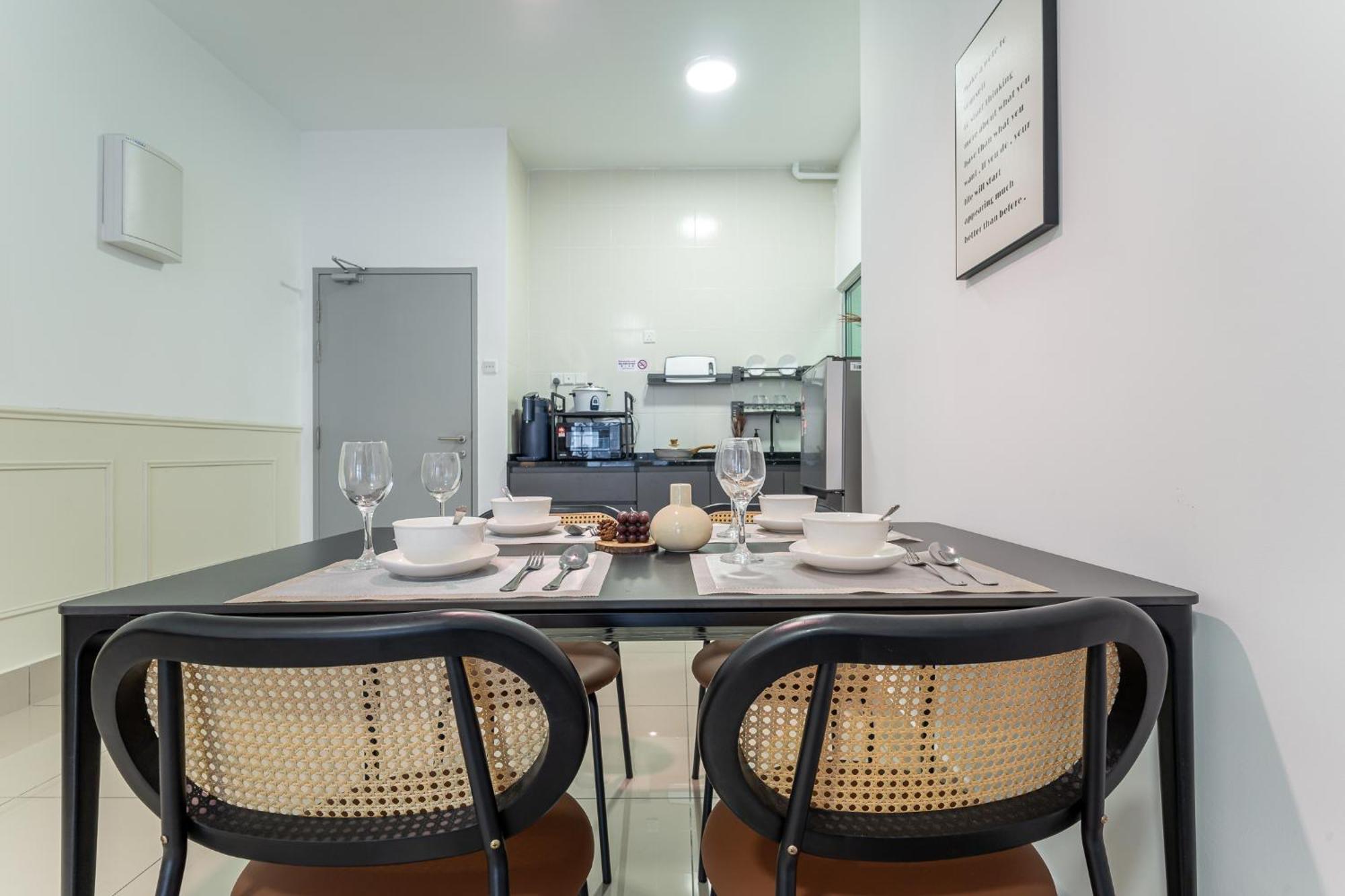 Apartment Razak Residences By The Conts
