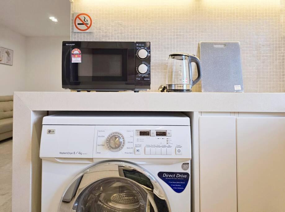 Apartment Bukit Bintang Fairlane 1412 For 1-5pax 1br Trx Pavilion Kl