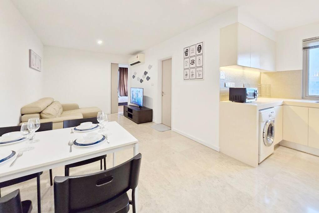 Apartment Bukit Bintang Fairlane 1412 For 1-5pax 1br Trx Pavilion Kl *