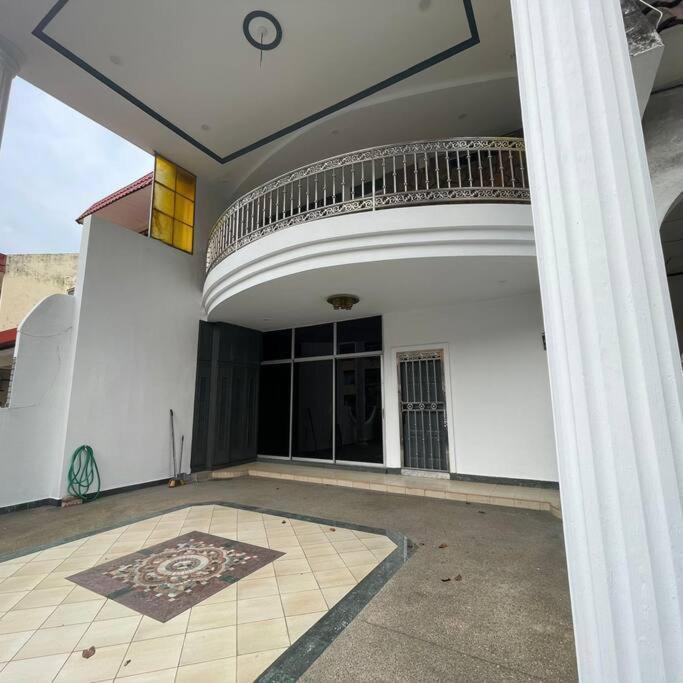Apartment Cozythemed 11 Pax Batucaves Publika Mitec Pwtc