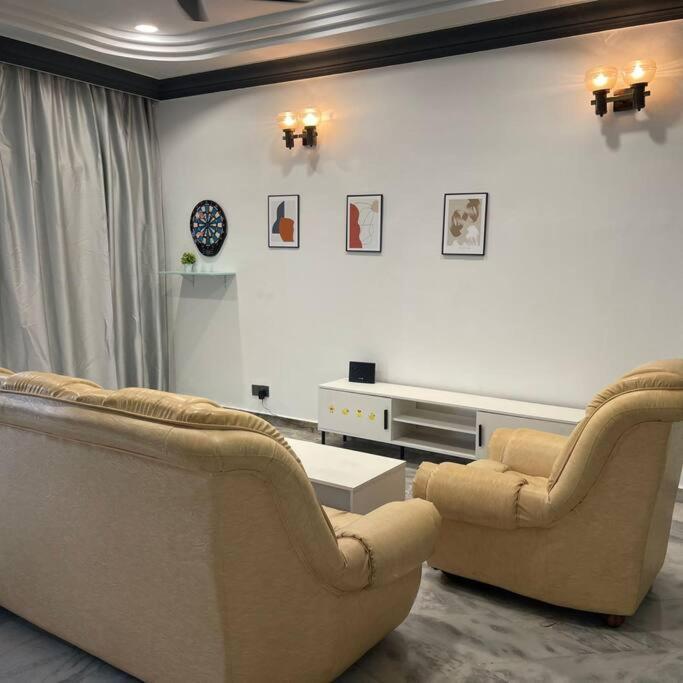 Apartment Cozythemed 11 Pax Batucaves Publika Mitec Pwtc