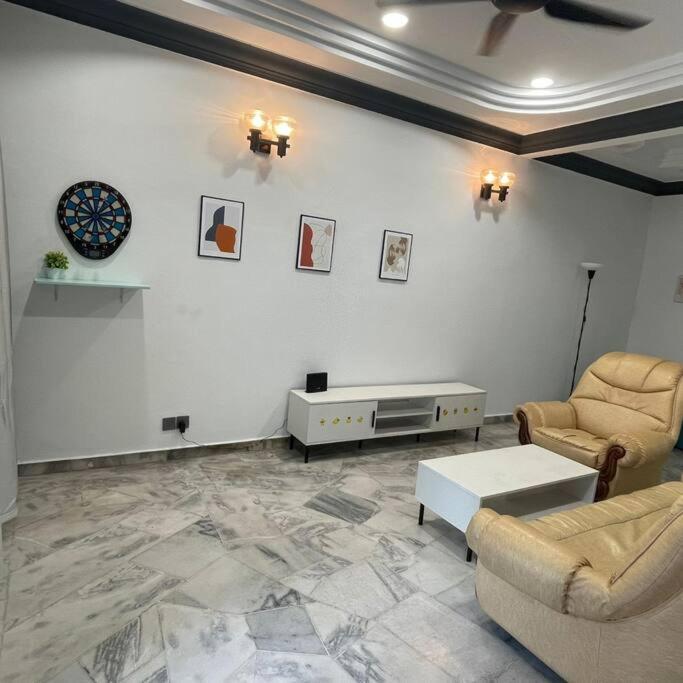 Cozythemed 11 Pax Batucaves Publika Mitec Pwtc Apartment Kuala Lumpur