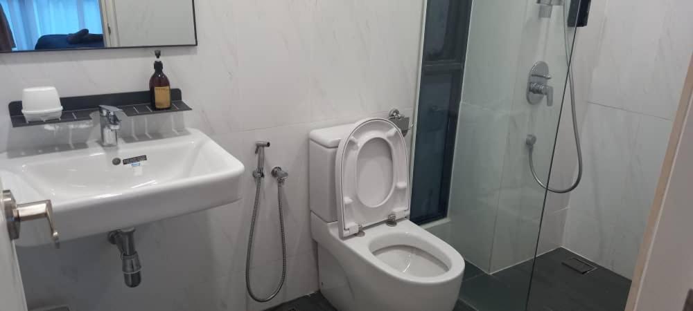 The Wadies 2br 5pax Reizz Residences With Balcony And View Jalan Ampang Apartment *
